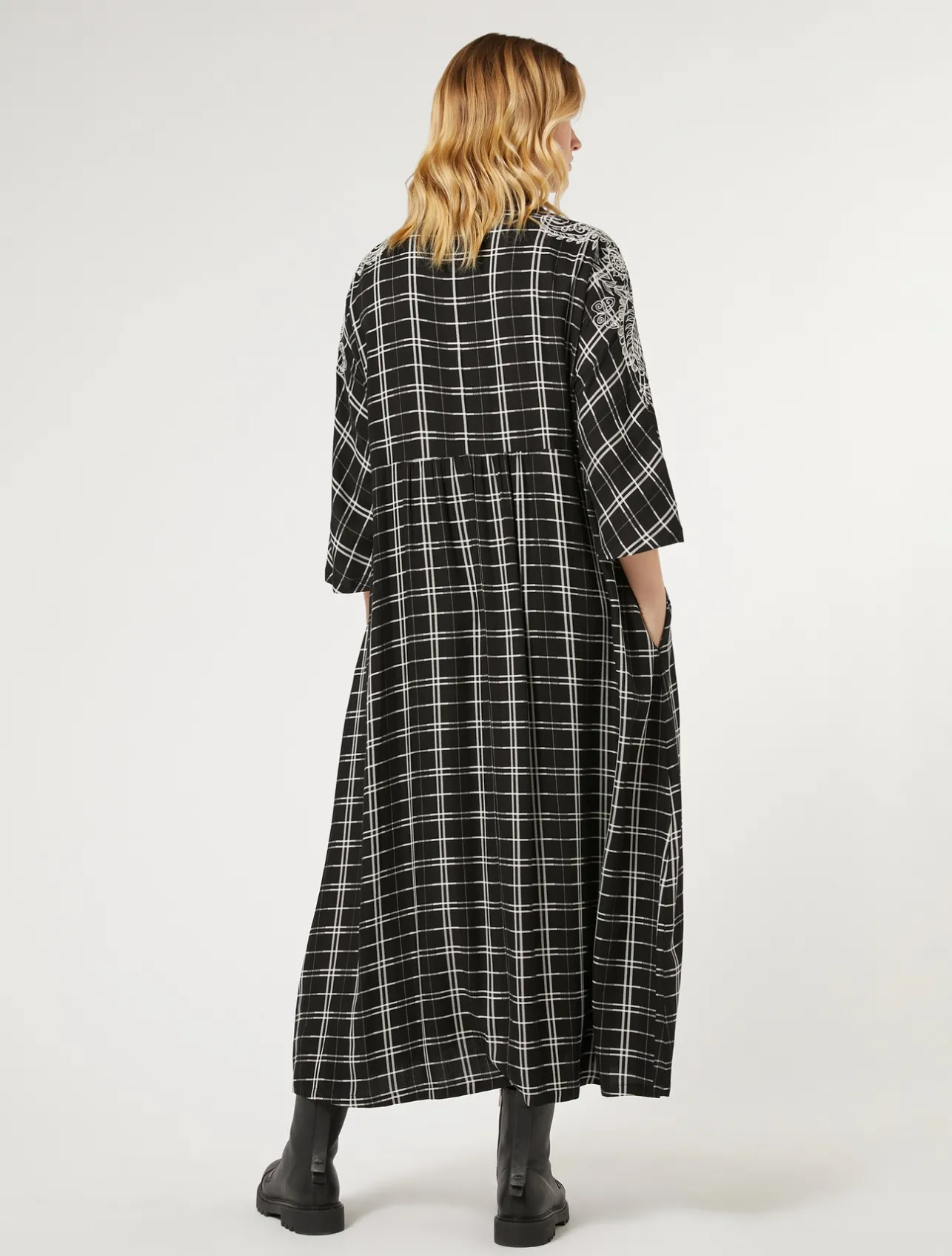 New Marina Rinaldi Long checked dress with embroidery BLACK